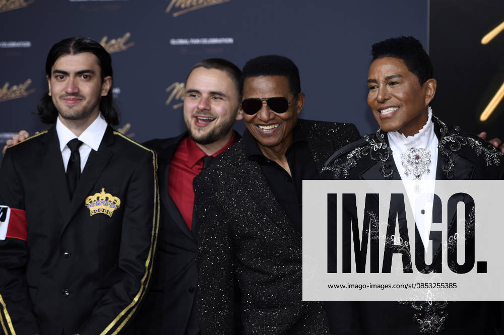 Bigi Jackson, Prince Jackson, Jackie Jackson und Jermaine Jackson bei der Premiere des Kinofilms Michael in der Uber Eats Music Hall. Berlin