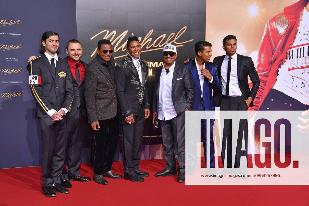 Bigi Jackson, Prince Jackson, Jackie Jackson, Jermaine Jackson, Marlon Jackson und Gäste bei der Internationalen Premiere im Rahmen der Global Fan Celebration zu MICHAEL in Berlin am 10.04.2026