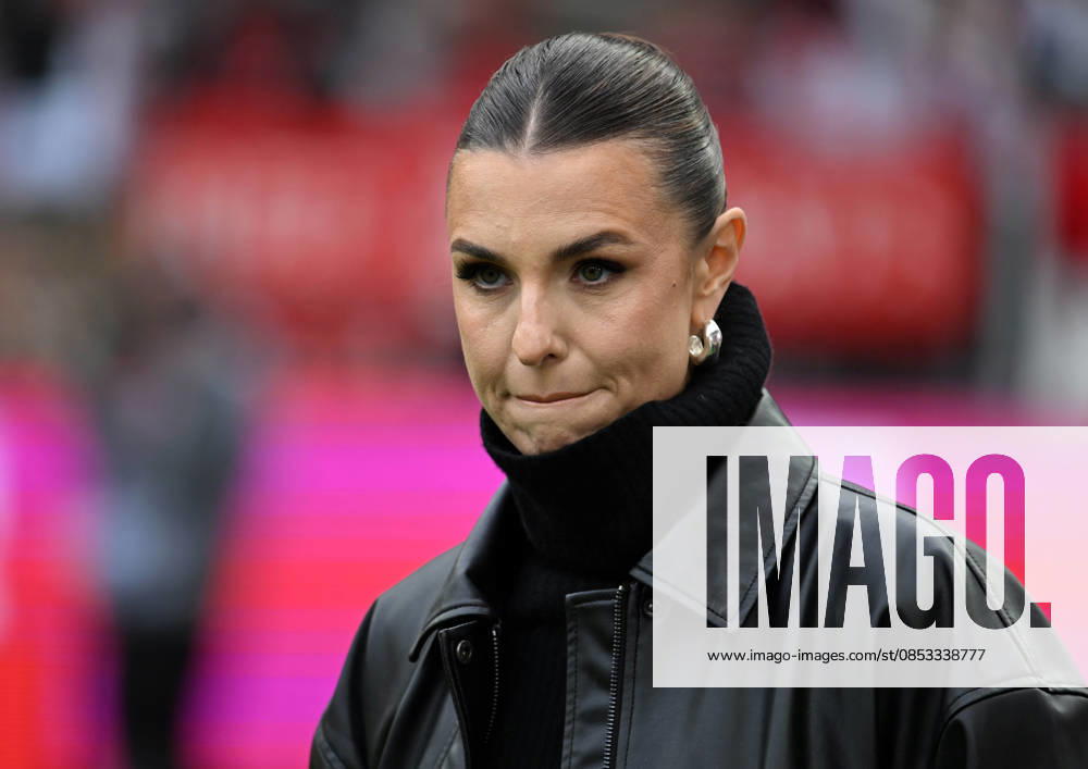 Fussball 1.Bundesliga, 1.FC Koeln - Werder Bremen. Laura Wontorra . Koeln