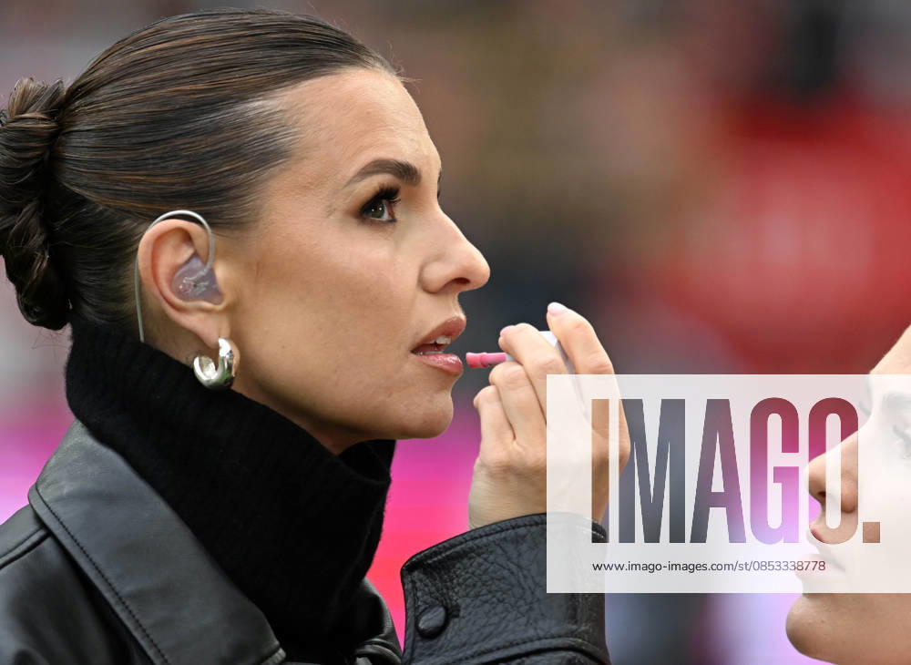 Fussball 1.Bundesliga, 1.FC Koeln - Werder Bremen. DAZN .Laura Wontorra wird geschminkt. Koeln