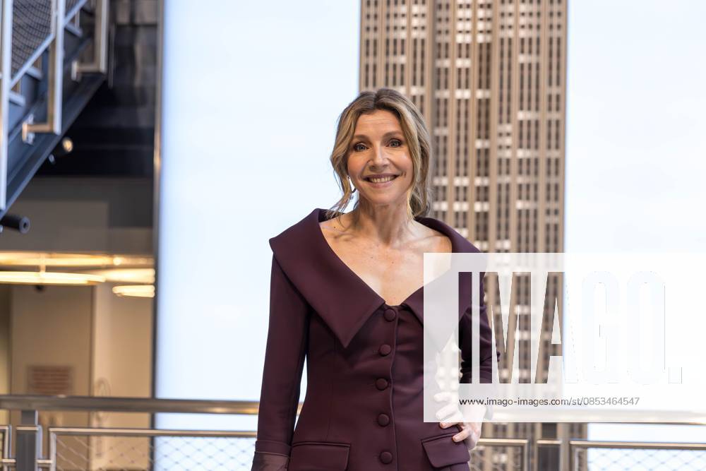 Canadian actress Sarah Chalke in New York New York, April 13, 2026 Celebrity-USA Canadian actress Sarah Chalke during a visit to the Empire State Building observatory in New York to promote the season finale of the Scrubs revival series.(Foto: Vanessa Carvalho Brazil Photo Press IMAGO) Others new york new york united of america