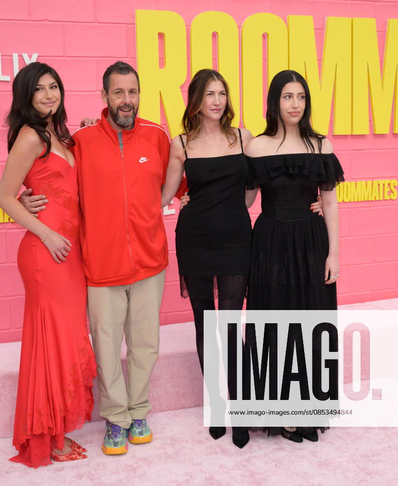 Roommates Premiere - Los Angeles, USA LOS ANGELES, USA. April 13, 2026: Sunny Sandler, Adam Sandler, Jackie Sandler & Sadie Sandler at the premiere for Roommates at the Egyptian Theatre. Los Angeles CA USA