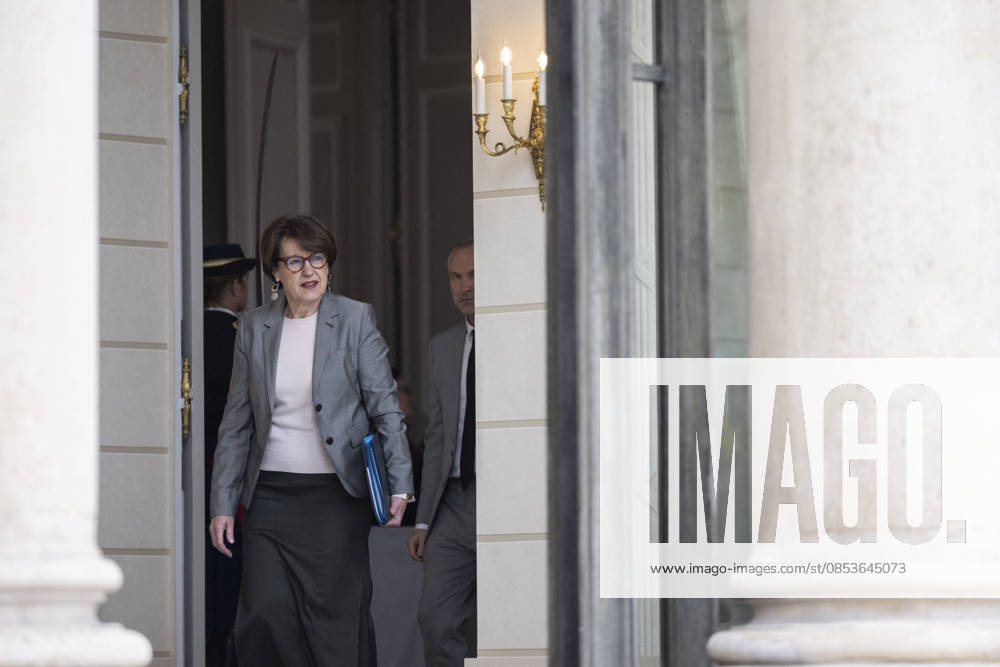 Weekly Cabinet Meeting - Paris French Agriculture Minister Annie Genevard after the weekly cabinet meeting at the Elysee Presidential Palace in Paris on April 15, 2026. Photo by Eliot Blondet ABACAPRESS.COM Paris France France