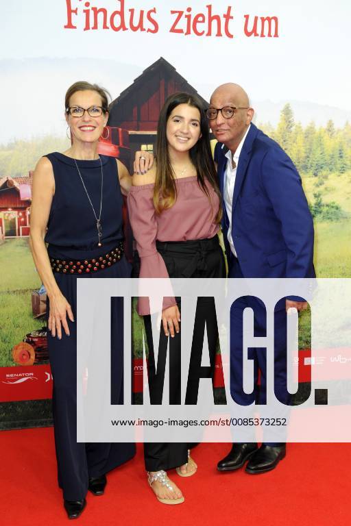 Roxana Samadi mit Mutter und Vater Ali Samadi Ahadi bei der Premiere des Kinofilms Pettersson und Findus - Findus zieht um im UCI Kino. Düsseldorf