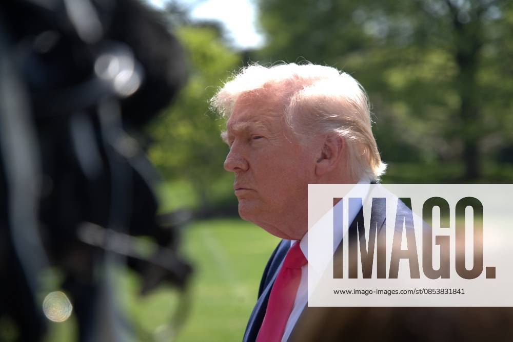 (260416) -- WASHINGTON, April 16, 2026 -- U.S. President Donald Trump speaks to the press on the South Lawn of the White House in Washington, D.C., the United States, April 16, 2026. Trump said Thursday he would consider visiting Pakistan if a peace deal is reached between the United States and Iran to end the weekslong conflict. (Photo by Li Yuanqing Xinhua) U.S.-WASHINGTON, D.C.-WHITE HOUSE-TRUMP-IRAN-PEACE DEAL LixRui