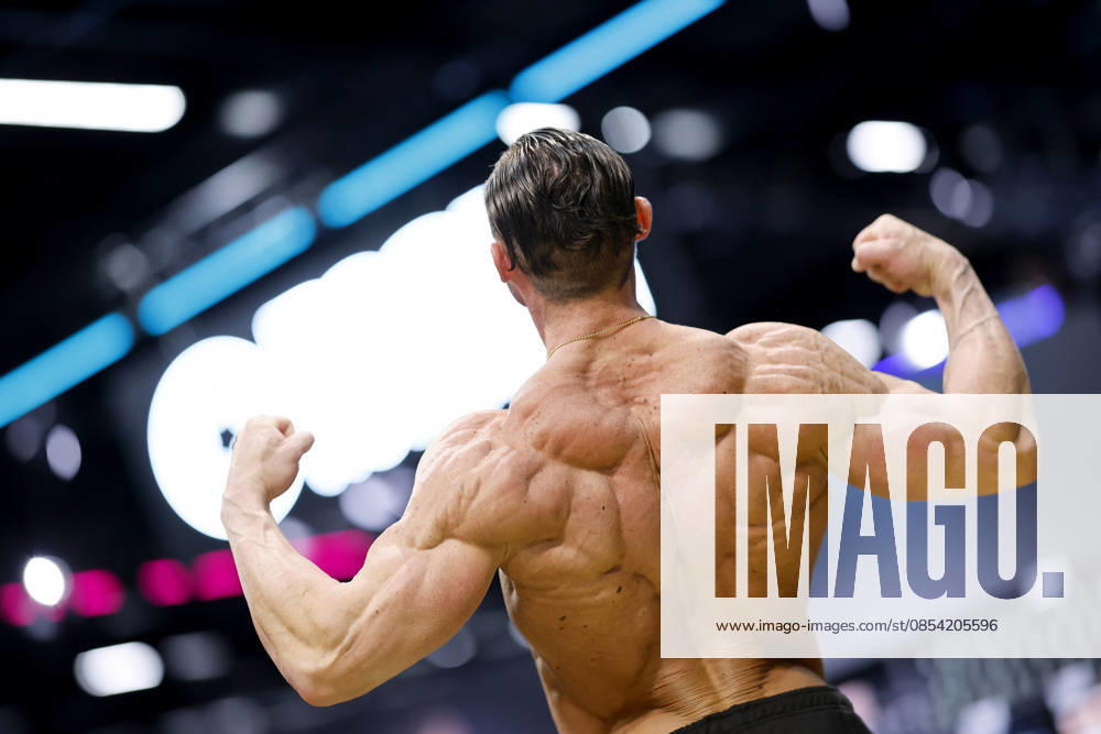 Bodybuilder Chris Baumann am Stand von PEAK auf der Internationalen Leitmesse für Fitness, Wellness und Gesundheit, sowie Bodybuilding, Kraftsport und Kampfsport FIBO 2026 in der Koelnmesse. Köln, 19.04.2026 NRW Deutschland