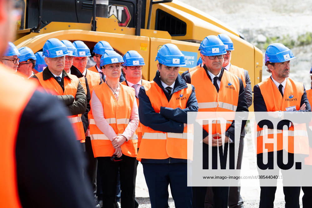 Sébastien Lecornu, Prime minister Emmanuel Macron, President of the French Republic, inaugurates one of the 150 major GPS strategic projects selected under the acceleration scheme the Imerys lithium mine at Echassieres, le 22 avril 2026 French Prime minister Sebastien Lecornu visits the Echassieres mining project of lithium at the Imerys site, Alliers, Auvergne Rhone Alpes, France Wednesday, April 22, 2026 01ACCORSINIJEANNE IMERYS 0043 Credit Jeanne Accorsini SIPA 2604221609 Echassières France