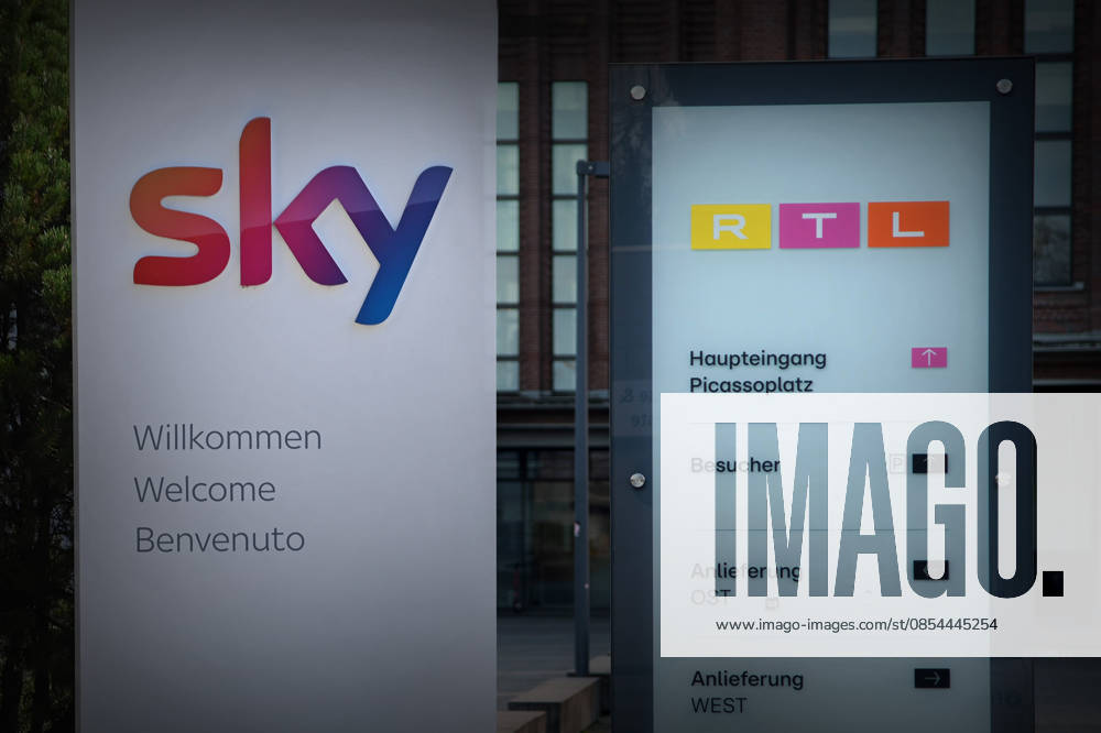 ACHTUNG FOTOMONTAGE: Nach Uebernahme RTL kauft Sky. Die Konzernzentrale von RTL in Deutschland an der Koelner Messe ud das sky Logo in Unterfoehring.