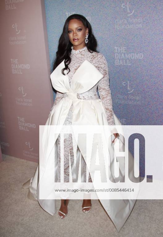 NEW YORK, NY - SEPTEMBER 13: Rihanna at the Clara Lionel FoundationÕs 4th Annual Diamond Ball at Cipriani Wall Street in New York City on September 13, 2018.