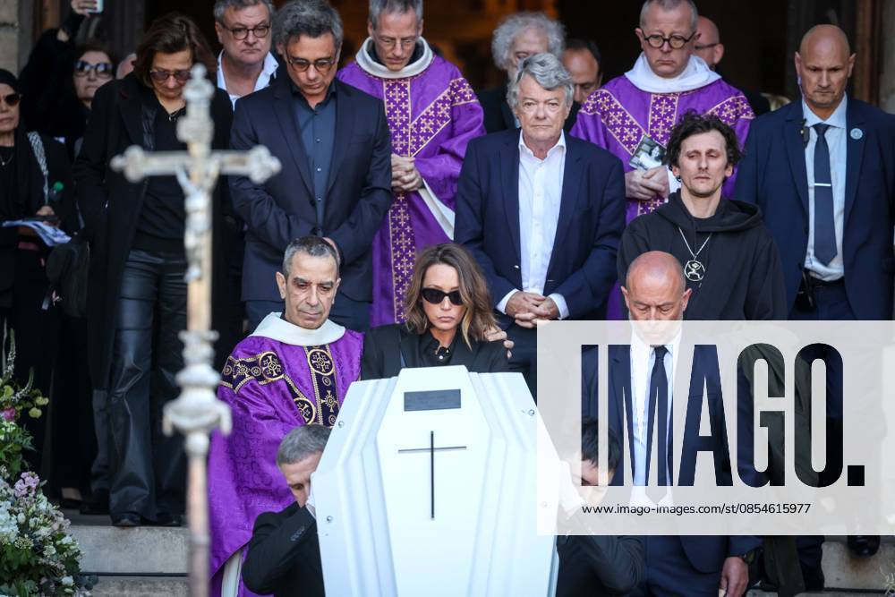 Paris, France le 24 avril 2026 - Obseques de l actrice Nathalie Baye en l Eglise St Sulpice - Funeral of actress Nathalie Baye in St Sulpice Church Ici sa fille Laura Smet