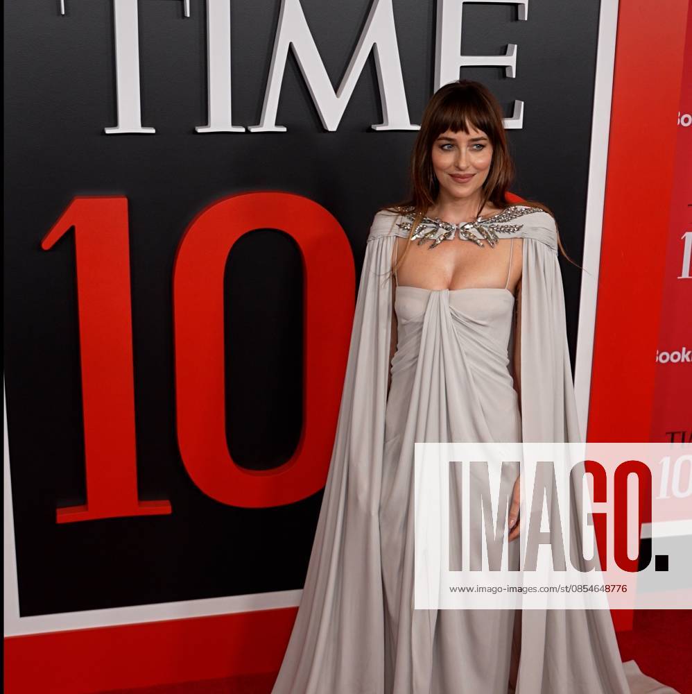 2026 time100 gala, new york New York (NY), 04 23 2026 - Red Carpet Gala Time Summary - Actress Dakota Johnson during the Time100 Gala 2026, an event held at Jazz at Lincoln Center in New York City. The star-studded event celebrated the most influential people of the year and featured performances by Luke Combs and Coco Jones, highlighting themes such as community and courage. The gala included speeches from advocates like Dolores Huerta and was sponsored by brands such as Booking.com and Rolex. Credit: Jorge Estrellado TheNews2.(Foto: Jorge Estrellado Thenews2 imago images) 2026 time100 gala, new york