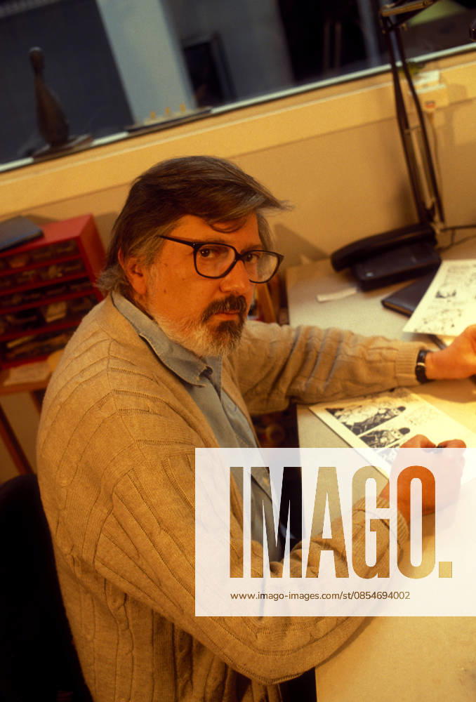 Portrait of Jacques Tardi (illustrator) at his place in the 90s Lionel Derimais opale.photo RECORD DATE NOT STATED
