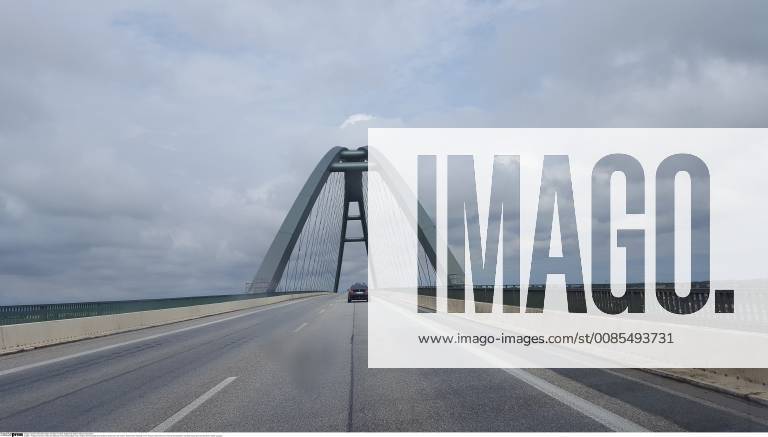 Feature Symbol: Fehmarn 08 18 pp Fehmarnsundbrücke im August 2018 Deutschland deutsch deutsche Insel Ostsee Ostseeinsel Ausflug Ferien Urlaub Natur Erholung Fehmarnsund Brücke Sund germany german island isle baltic sea quer
