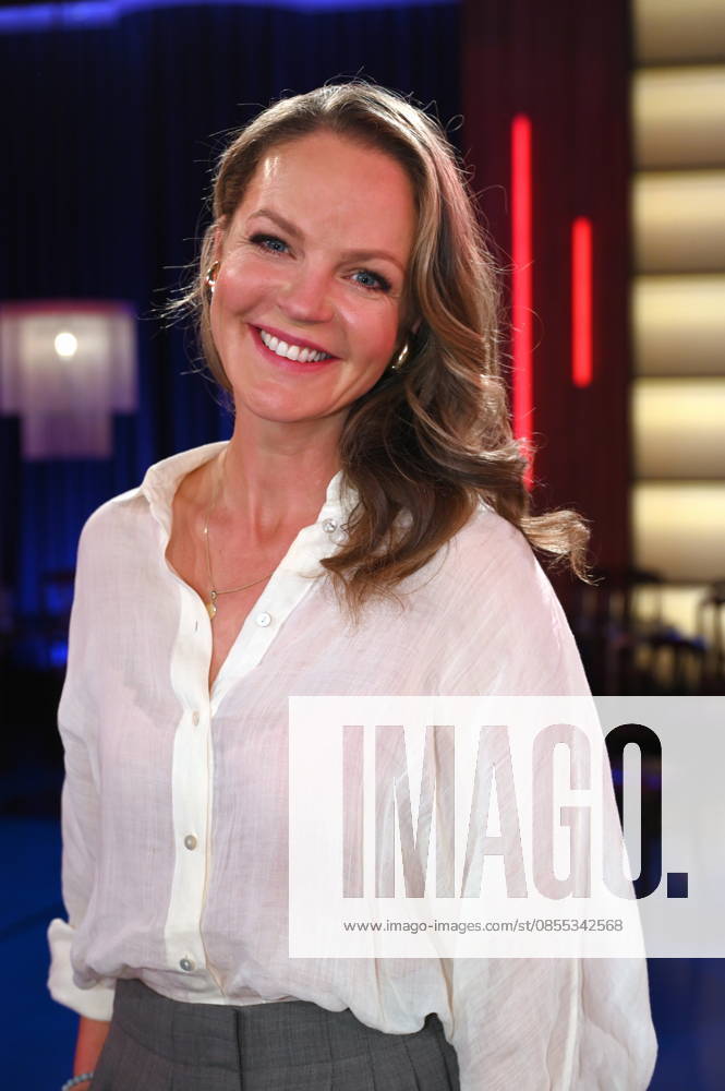 Innenarchitektin und TV-Moderatorin Eva Brenner zu Gast in der WDR Talkshow Kölner Treff