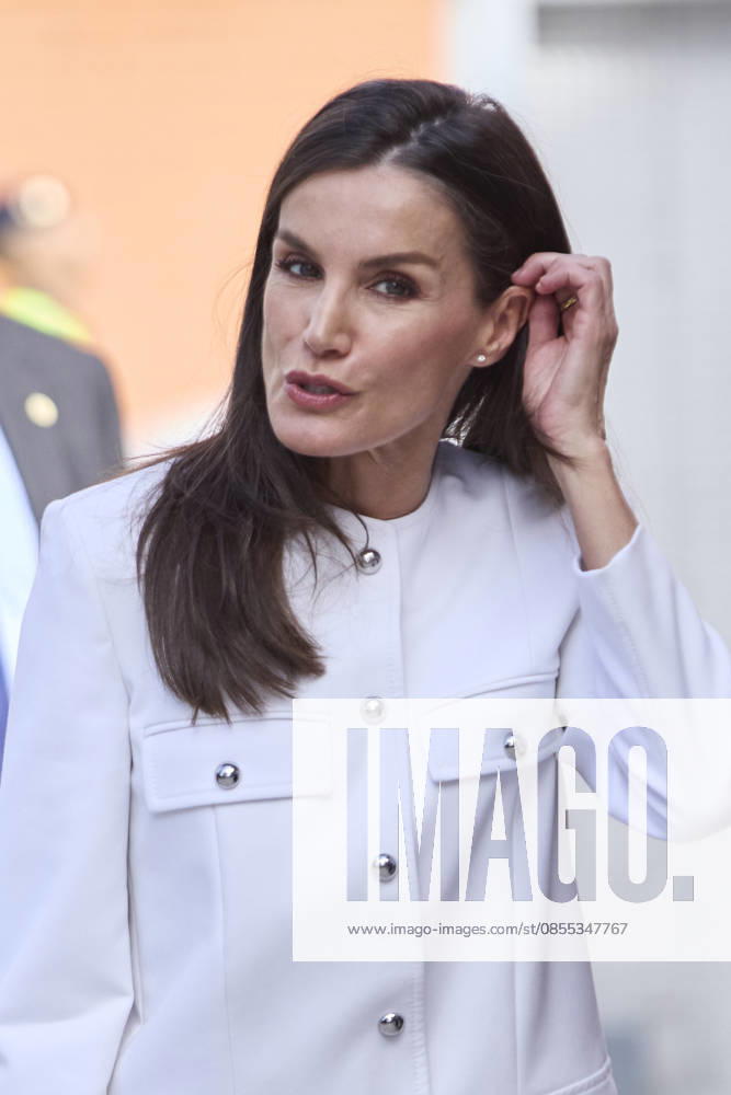 QUEEN LETIZIA of Spain attends a meeting with a representative group of Roma women Madrid Spain - ZUMAc260 20260430_zep_c260_025