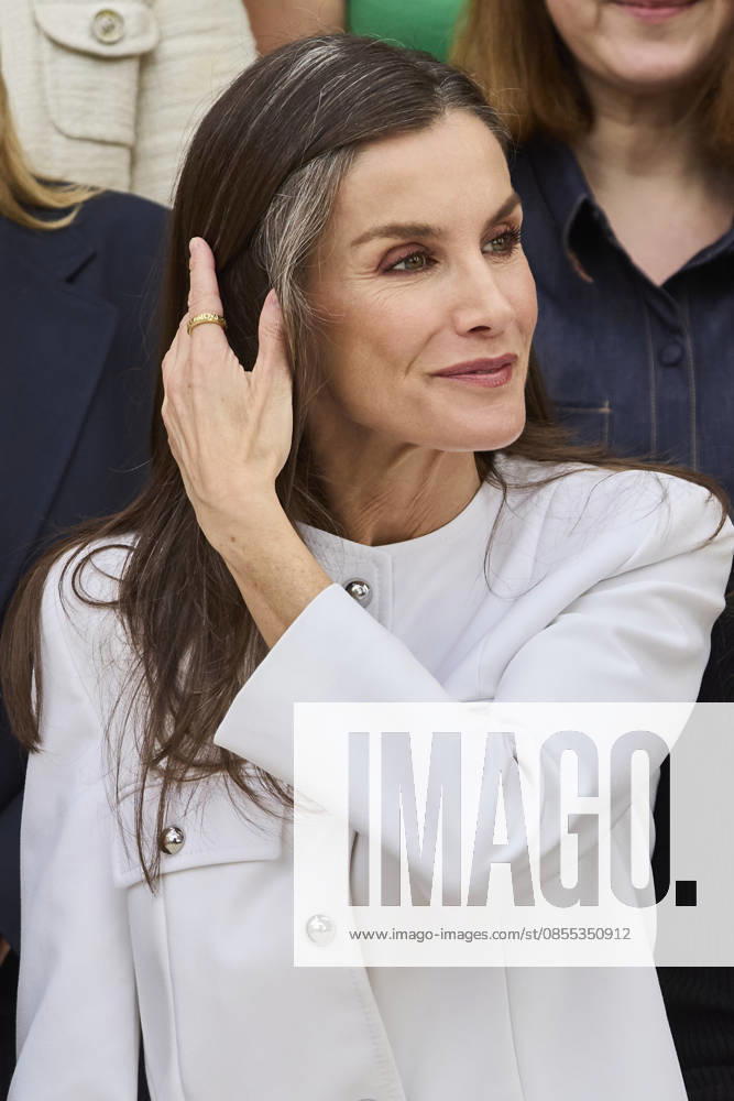 QUEEN LETIZIA of Spain attends a meeting with a representative group of Roma women Madrid Spain - ZUMAc260 20260430_zep_c260_015