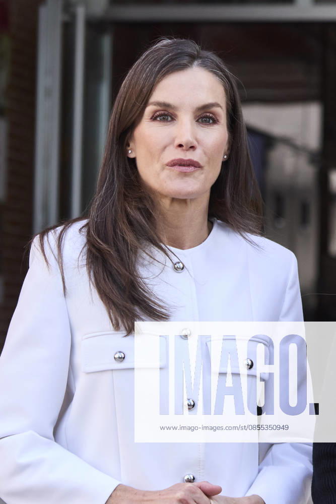 QUEEN LETIZIA of Spain attends a meeting with a representative group of Roma women Madrid Spain - ZUMAc260 20260430_zep_c260_009