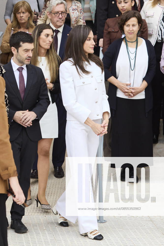 QUEEN LETIZIA of Spain attends a meeting with a representative group of Roma women Madrid Spain - ZUMAc260 20260430_zep_c260_005