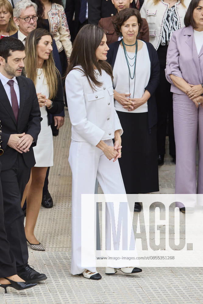 QUEEN LETIZIA of Spain attends a meeting with a representative group of Roma women Madrid Spain - ZUMAc260 20260430_zep_c260_002