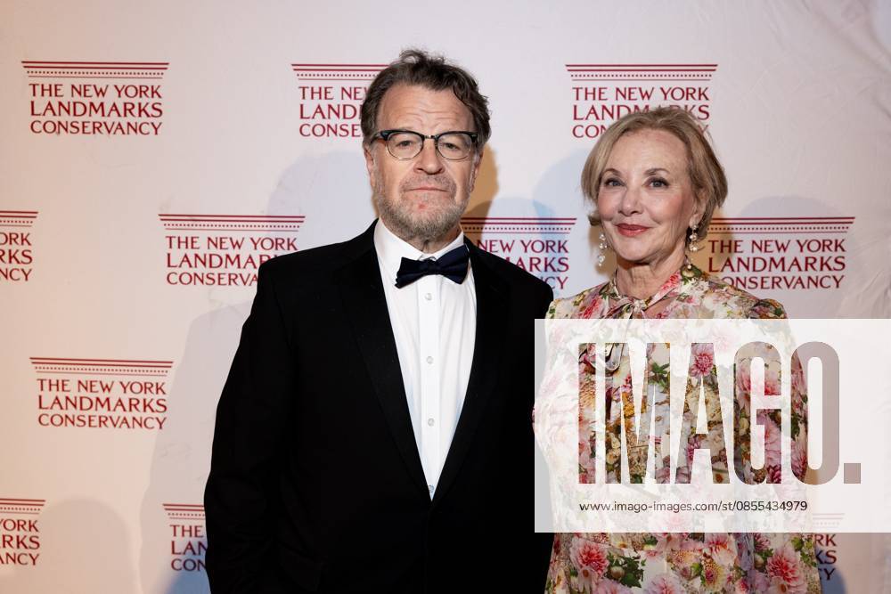 Kenneth Lonergan, J. Smith-Cameron at arrivals for The New York Landmarks Conservancy 2025 Living Landmarks Celebration, The Plaza Hotel, New York, NY, November 05, 2025. Photo By: Ryan Billings Everett Collection2505N03 BX003 PUBLICATIONXNOTxINxCANxCHNxFRAxITAxJPNxNORxPOLxRUSxESPxUKxUSA
