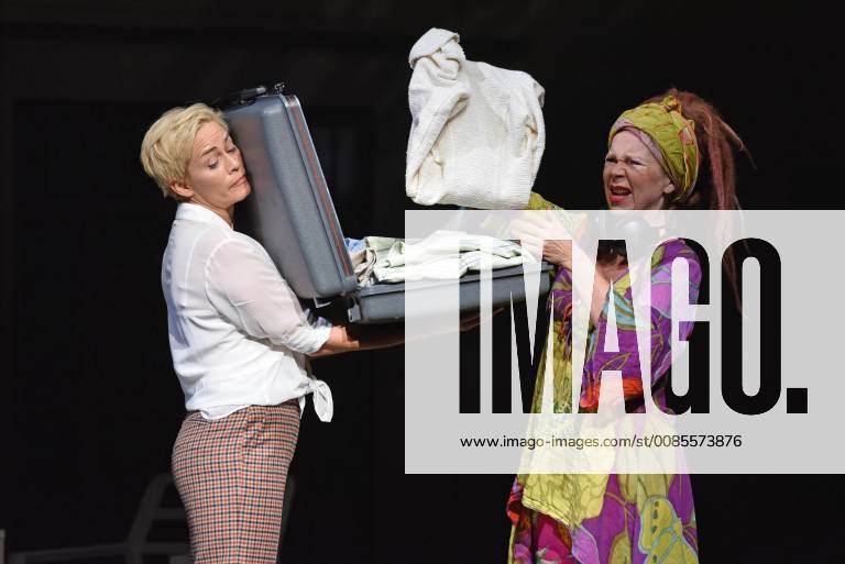Gesine Cukrowski, Marion Kracht bei der Fotoprobe zum Theaterstück Willkommen bei den Hartmanns in der Komödie am Kurfürstendamm im Schiller Theater in Berlin am 19.09.2018