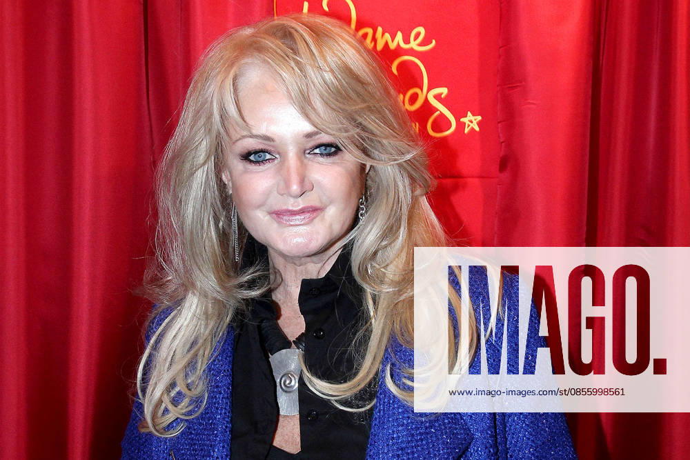 Bonnie Tyler beim Madame Tussauds iFototermin in Berlin Sorge um Bonnie Tyler - nach ihrer Notopeartion liegt die 74jaehrige Saengerin im kuenstlichen Koma