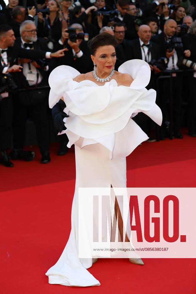 Cannes, Cote D azur, France: JOAN COLLINS during the red carpet for the premiere screening of THE ELECTRIC KISS at the 79th Annual Cannes Film Festival at Palais des Festivals in Cannes, France Cannes France - ZUMAc179 20260512_zep_c179_071