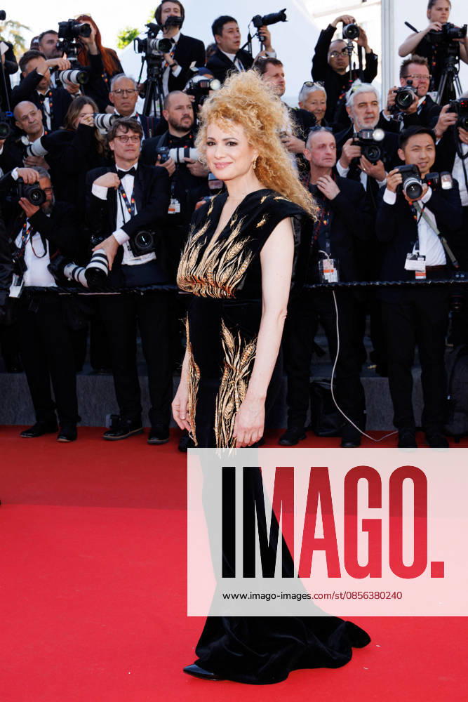 Miri Ben Ari Montée des marches du film La vénus électrique pour la cérémonie douverture du 79ème Festival International du Film de Cannes, le 12 mai 2026 Jacovides Moreau Bestimage Red carpet for The electric kiss during the 79th Cannes International Film Festival Opening ceremony on May 12, 2026 Cannes France