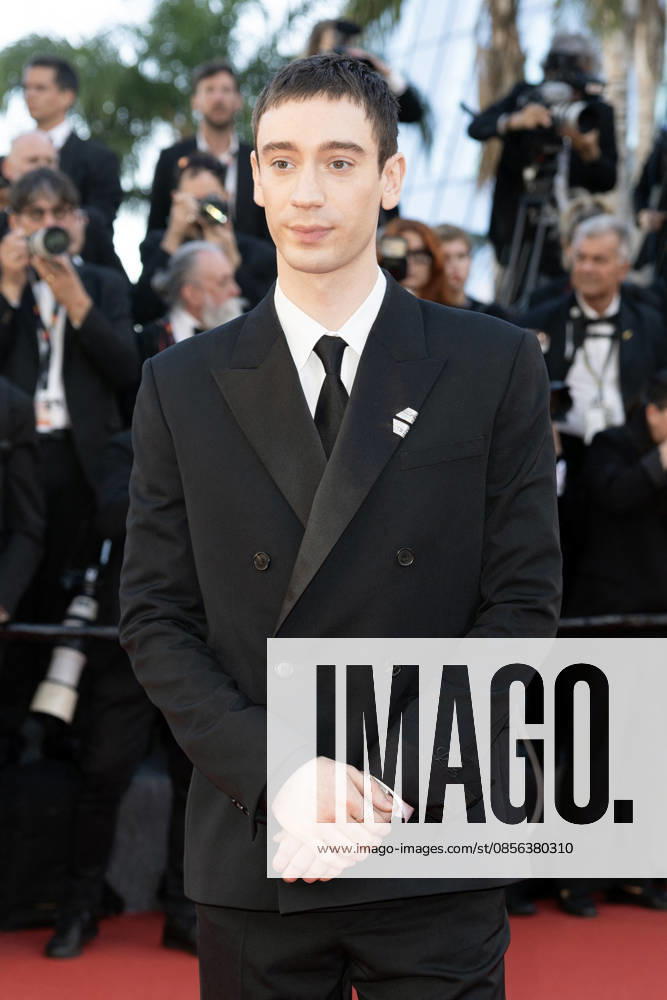 Théodore Pellerin Montée des marches du film La vénus électrique pour la cérémonie douverture du 79ème Festival International du Film de Cannes, le 12 mai 2026 Olivier Borde Bestimage Red carpet for The electric kiss during the 79th Cannes International Film Festival Opening ceremony on May 12, 2026 Cannes France
