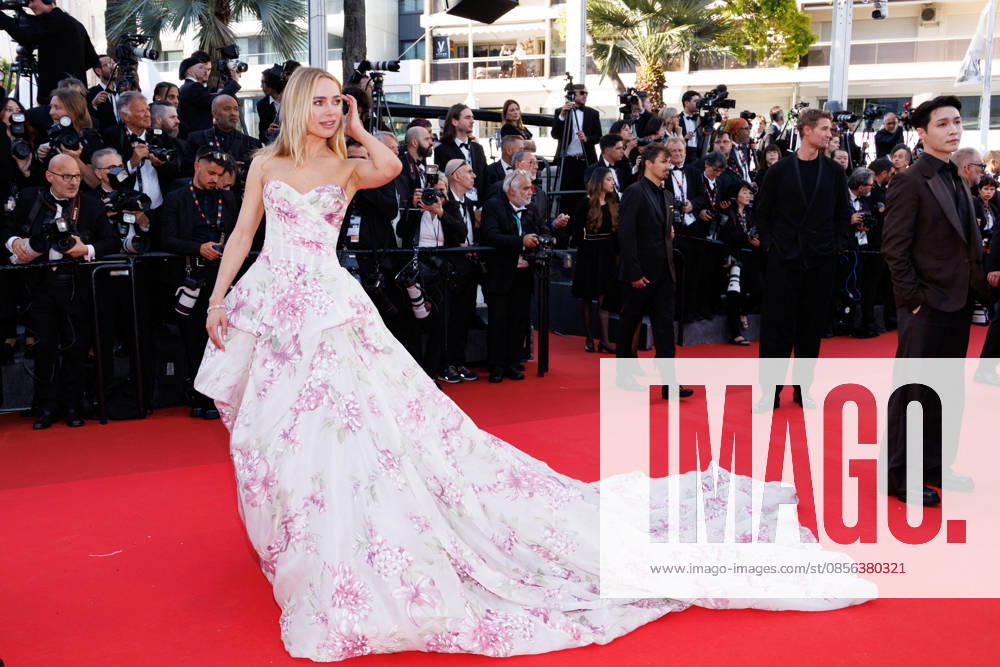 Kimberley Garner Montée des marches du film La vénus électrique pour la cérémonie douverture du 79ème Festival International du Film de Cannes, le 12 mai 2026 Jacovides Moreau Bestimage Red carpet for The electric kiss during the 79th Cannes International Film Festival Opening ceremony on May 12, 2026 Cannes France