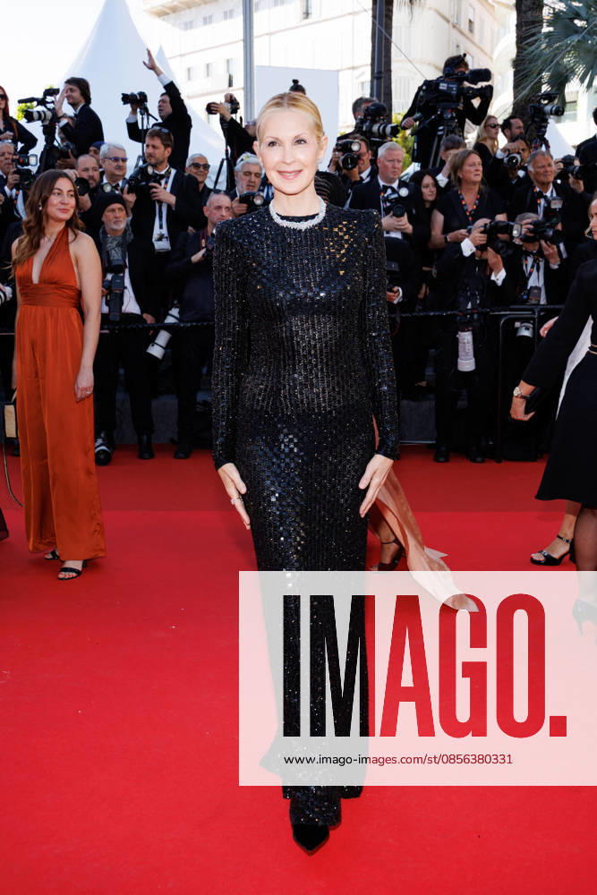 Kelly Rutherford Montée des marches du film La vénus électrique pour la cérémonie douverture du 79ème Festival International du Film de Cannes, le 12 mai 2026 Jacovides Moreau Bestimage Red carpet for The electric kiss during the 79th Cannes International Film Festival Opening ceremony on May 12, 2026 Cannes France