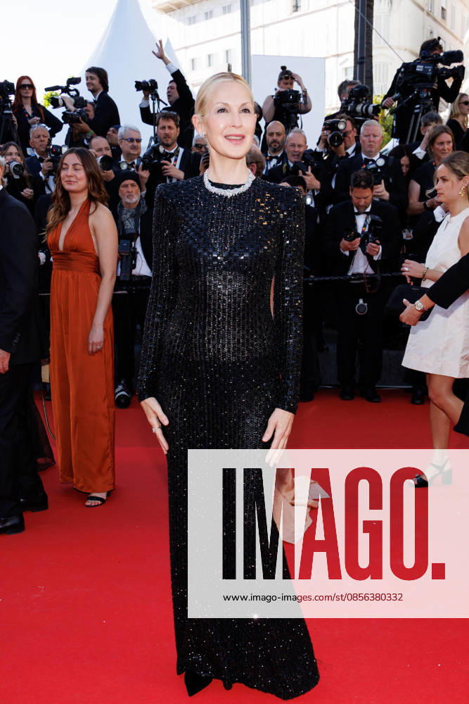 Kelly Rutherford Montée des marches du film La vénus électrique pour la cérémonie douverture du 79ème Festival International du Film de Cannes, le 12 mai 2026 Jacovides Moreau Bestimage Red carpet for The electric kiss during the 79th Cannes International Film Festival Opening ceremony on May 12, 2026 Cannes France