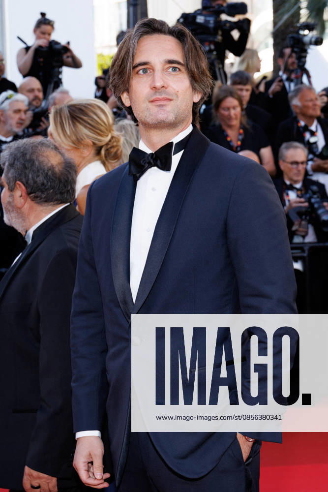 Dimitri Rassam Montée des marches du film La vénus électrique pour la cérémonie douverture du 79ème Festival International du Film de Cannes, le 12 mai 2026 Jacovides Moreau Bestimage Red carpet for The electric kiss during the 79th Cannes International Film Festival Opening ceremony on May 12, 2026 Cannes France