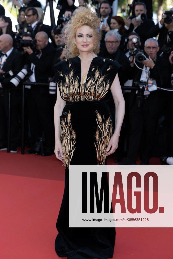 Miri Ben Ari Montée des marches du film La vénus électrique pour la cérémonie douverture du 79ème Festival International du Film de Cannes, le 12 mai 2026 Olivier Borde Bestimage Red carpet for The electric kiss during the 79th Cannes International Film Festival Opening ceremony on May 12, 2026 Cannes France