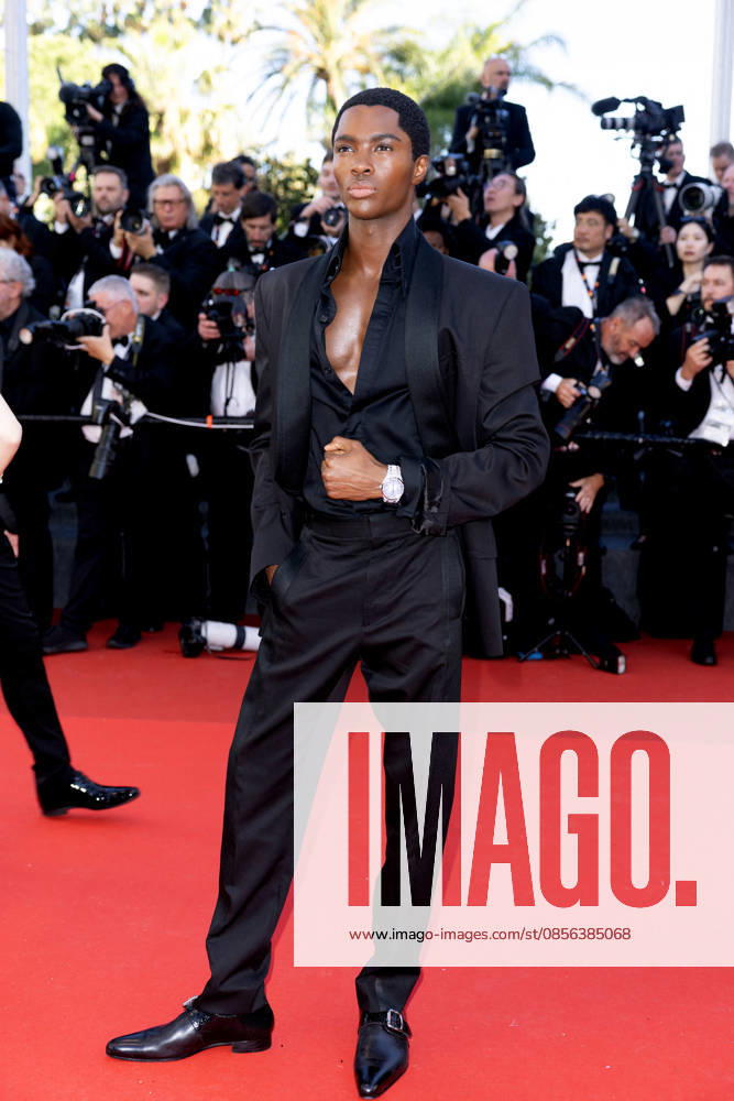Alton Mason Montée des marches du film La vénus électrique pour la cérémonie douverture du 79ème Festival International du Film de Cannes, le 12 mai 2026 Olivier Borde Bestimage Red carpet for The electric kiss during the 79th Cannes International Film Festival Opening ceremony on May 12, 2026 Cannes France