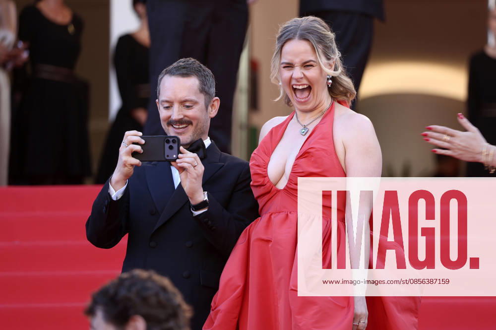 Elijah Wood mit Ehefrau Mette-Marie Kongsved bei der Opening Ceremony mit der Premiere des Kinofilms La VÃ nus Electrique The Electric Kiss auf dem Festival de Cannes 2026 79. Internationale Filmfestspiele von Cannes im Palais des Festivals. Cannes
