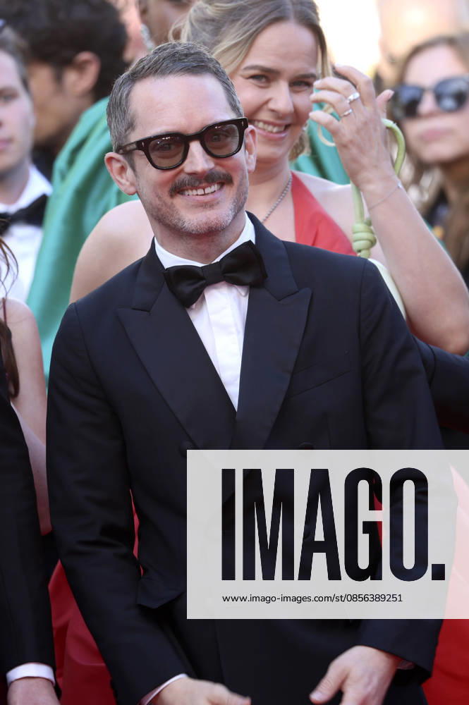 Elijah Wood mit Ehefrau Mette-Marie Kongsved bei der Opening Ceremony mit der Premiere des Kinofilms La VÃ nus Electrique The Electric Kiss auf dem Festival de Cannes 2026 79. Internationale Filmfestspiele von Cannes im Palais des Festivals. Cannes