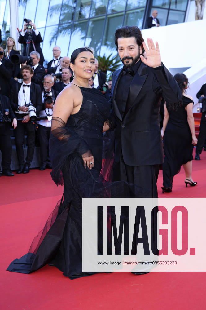 Adriana Paz und Diego Luna bei der Opening Ceremony mit der Premiere des Kinofilms La VÃ nus Electrique The Electric Kiss auf dem Festival de Cannes 2026 79. Internationale Filmfestspiele von Cannes im Palais des Festivals. Cannes