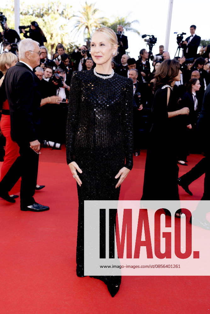 Kelly Rutherford Montée des marches du film La vénus électrique pour la cérémonie douverture du 79ème Festival International du Film de Cannes, le 12 mai 2026 Olivier Borde Bestimage Red carpet for The electric kiss during the 79th Cannes International Film Festival Opening ceremony on May 12, 2026 Cannes France
