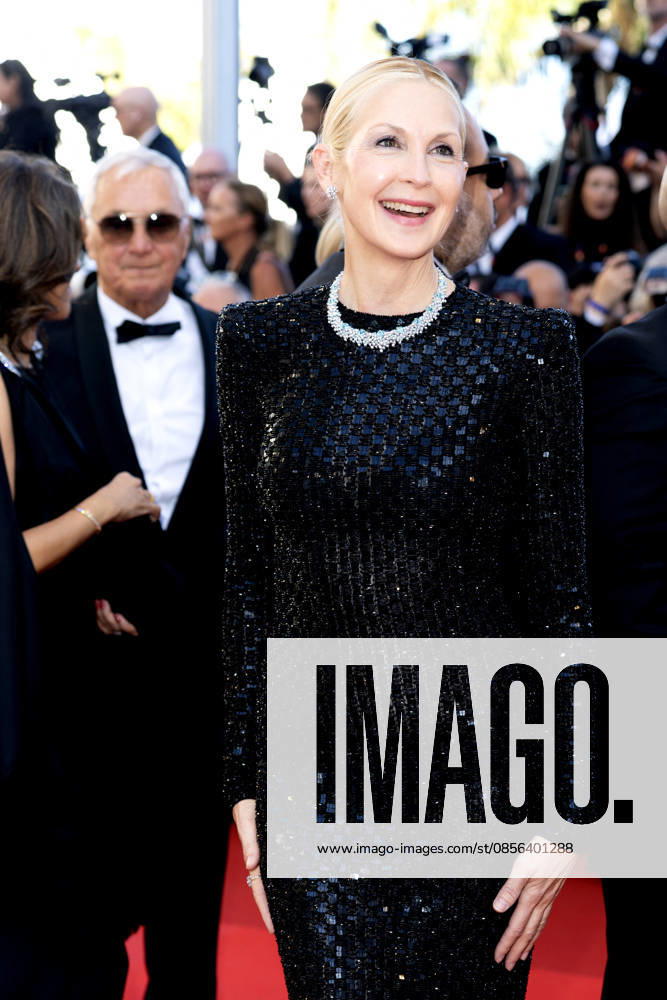 Kelly Rutherford Montée des marches du film La vénus électrique pour la cérémonie douverture du 79ème Festival International du Film de Cannes, le 12 mai 2026 Olivier Borde Bestimage Red carpet for The electric kiss during the 79th Cannes International Film Festival Opening ceremony on May 12, 2026 Cannes France