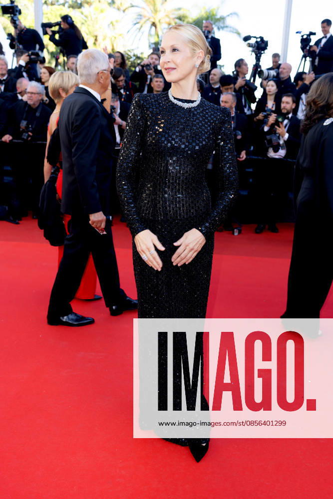 Kelly Rutherford Montée des marches du film La vénus électrique pour la cérémonie douverture du 79ème Festival International du Film de Cannes, le 12 mai 2026 Olivier Borde Bestimage Red carpet for The electric kiss during the 79th Cannes International Film Festival Opening ceremony on May 12, 2026 Cannes France