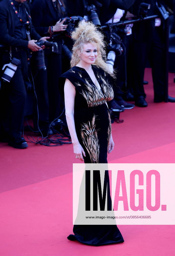 Miri Ben Ari Montée des marches du film La vénus électrique pour la cérémonie douverture du 79ème Festival International du Film de Cannes, le 12 mai 2026 Jacovides Moreau Bestimage Red carpet for The electric kiss during the 79th Cannes International Film Festival Opening ceremony on May 12, 2026 Cannes France