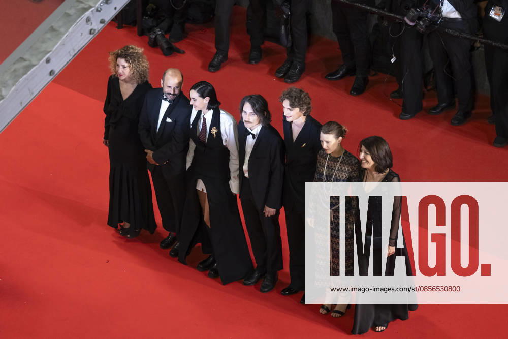 Carine Ruszniewski, Pierre Antoine Billon, Souheila Yacoub, Bérenger Thouin, Vassili Schneider, Yile Yara Vianello, Enrica Capra Montée des marches du film Labandon lors du 79ème Festival International du Film de Cannes, le 13 mai 2026 Camilla Canalini Bestimage Red carpet for Forsaken at the 79th Cannes International Film Festival on May 13, 2026 Cannes France