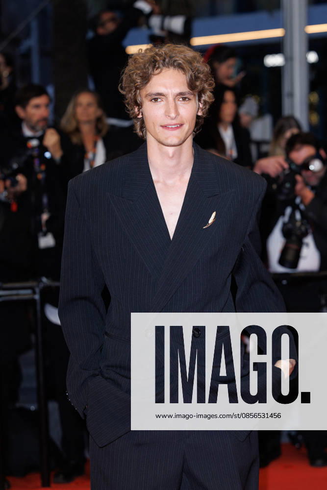 Vassili Schneider Montée des marches du film Labandon lors du 79ème Festival International du Film de Cannes, le 13 mai 2026 Jacovides Moreau Bestimage Red carpet for Forsaken at the 79th Cannes International Film Festival on May 13, 2026 Cannes France