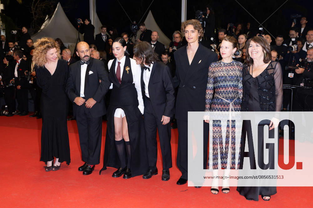 Carine Ruszniewski, Pierre Antoine Billon, Souheila Yacoub, Bérenger Thouin, Vassili Schneider, Yile Yara Vianello, Enrica Capra Montée des marches du film Labandon lors du 79ème Festival International du Film de Cannes, le 13 mai 2026 Olivier Borde Bestimage Red carpet for Forsaken at the 79th Cannes International Film Festival on May 13, 2026 Cannes France