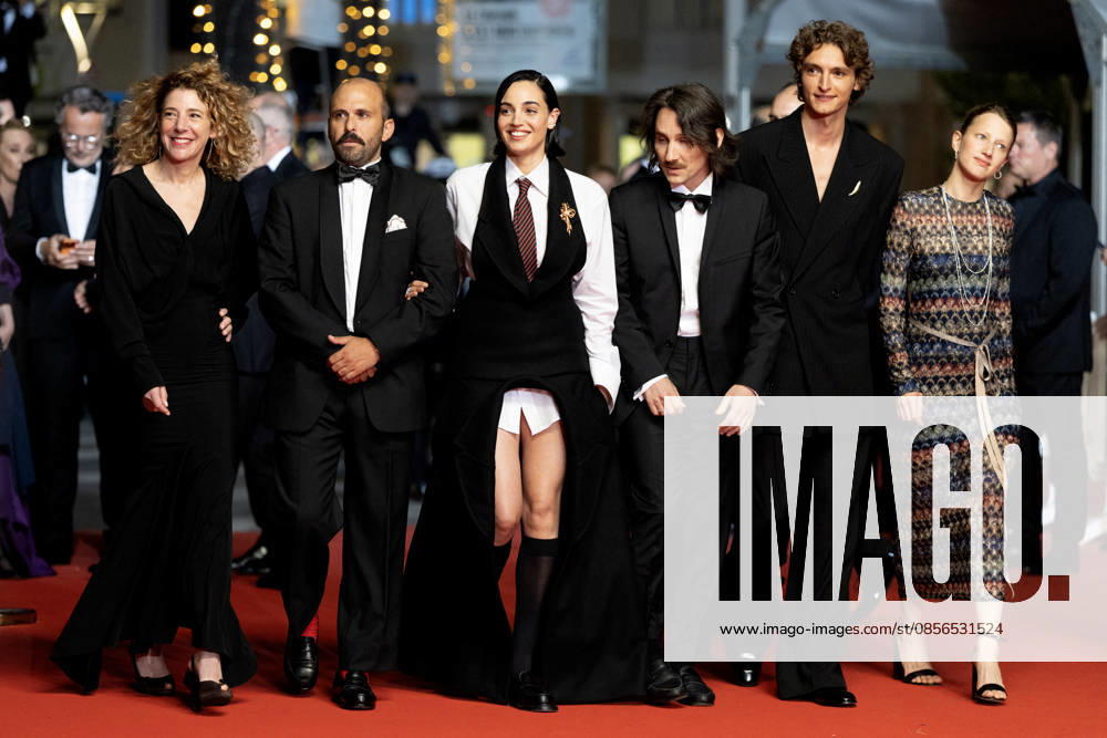 Carine Ruszniewski, Pierre Antoine Billon, Souheila Yacoub, Bérenger Thouin, Vassili Schneider, Yile Yara Vianello Montée des marches du film Labandon lors du 79ème Festival International du Film de Cannes, le 13 mai 2026 Olivier Borde Bestimage Red carpet for Forsaken at the 79th Cannes International Film Festival on May 13, 2026 unknown