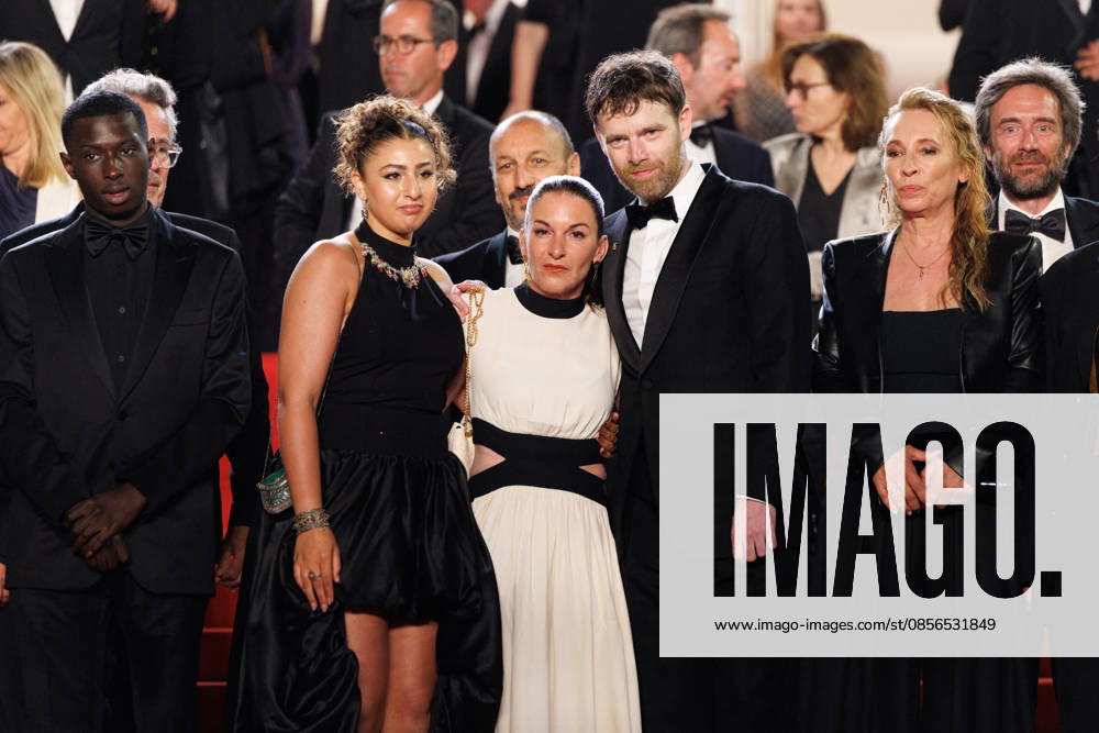 Diamadoua Sissoko, Emma Boumali, Mickaëlle Paty sister of Samuel Paty , Antoine Reinartz, Emmanuelle Bercot, Descente des marches du film Labandon lors du 79ème Festival International du Film de Cannes, le 13 mai 2026 Jacovides Moreau Bestimage People leaving the red carpet for Forsaken at the 79th Cannes International Film Festival on May 13, 2026 Cannes France