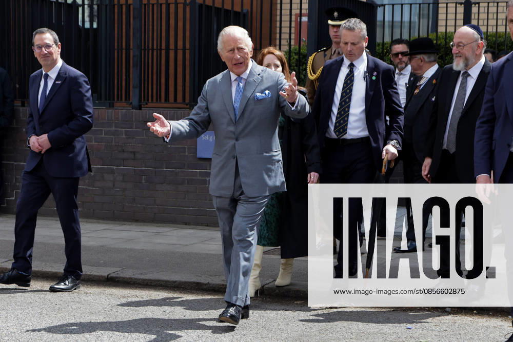 London, UK. King Charles III departs from at Jewish Care in Golders Green, London after meeting representatives of the Jewish community, local charities and residents on the high street, following a series of antisemitic attacks, including a recent knife attack in the area, Wednesday, 29 April 2026. London UK - ZUMAl94_ 20260514_zaf_l94_041
