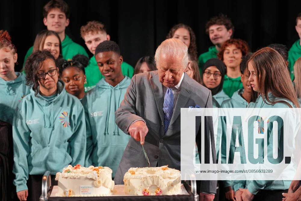 Britain Royals Britain s King Charles III cuts cake as he joins English actor Idris Elba in meeting students taking part in workshops organised by National Youth Music Theatre (NYMT) at The Other Palace in London, Thursday, May 14, 2026., Credit:Avalon.red PA ROTA - B68 Avalon GBR, London