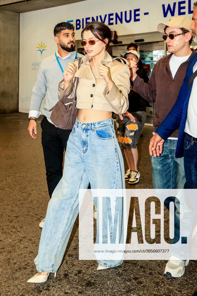 Becky Armstrong arrives at the Nice airport ahead of the 79th Cannes Film Festival, France, on May 14, 2026 Laetitia Notarianni Bestimage Celebs arrive at the Nice airport ahead of the 79th Cannes Film Festival, France, on May 14, 2026 Nice France